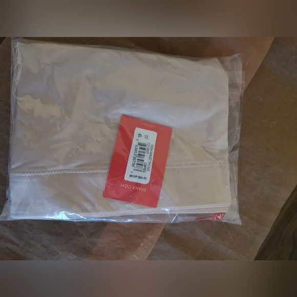 SPANX  High-Waisted Thong - Picture 5 of 10